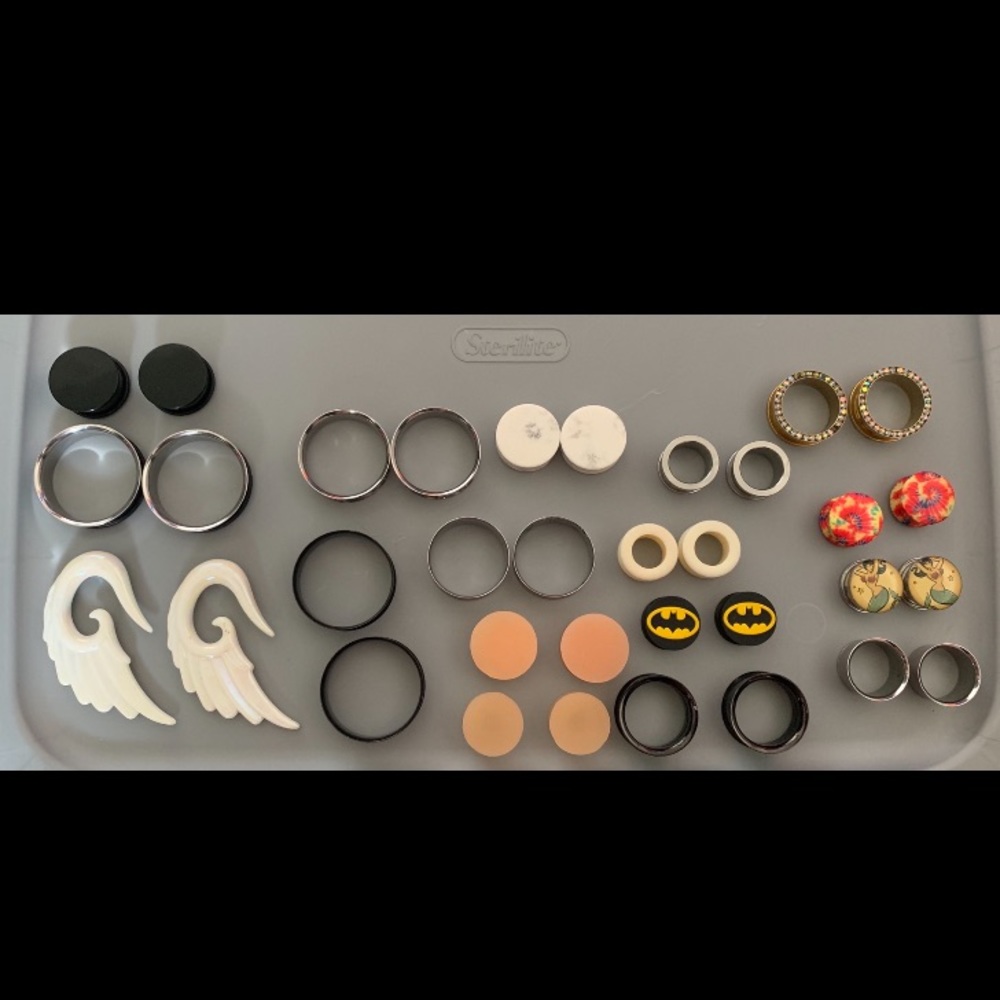 Plugs and tunnels
